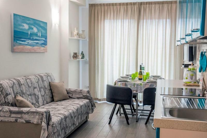 Апартаменты Miramare 22 Кастельсардо Экстерьер фото